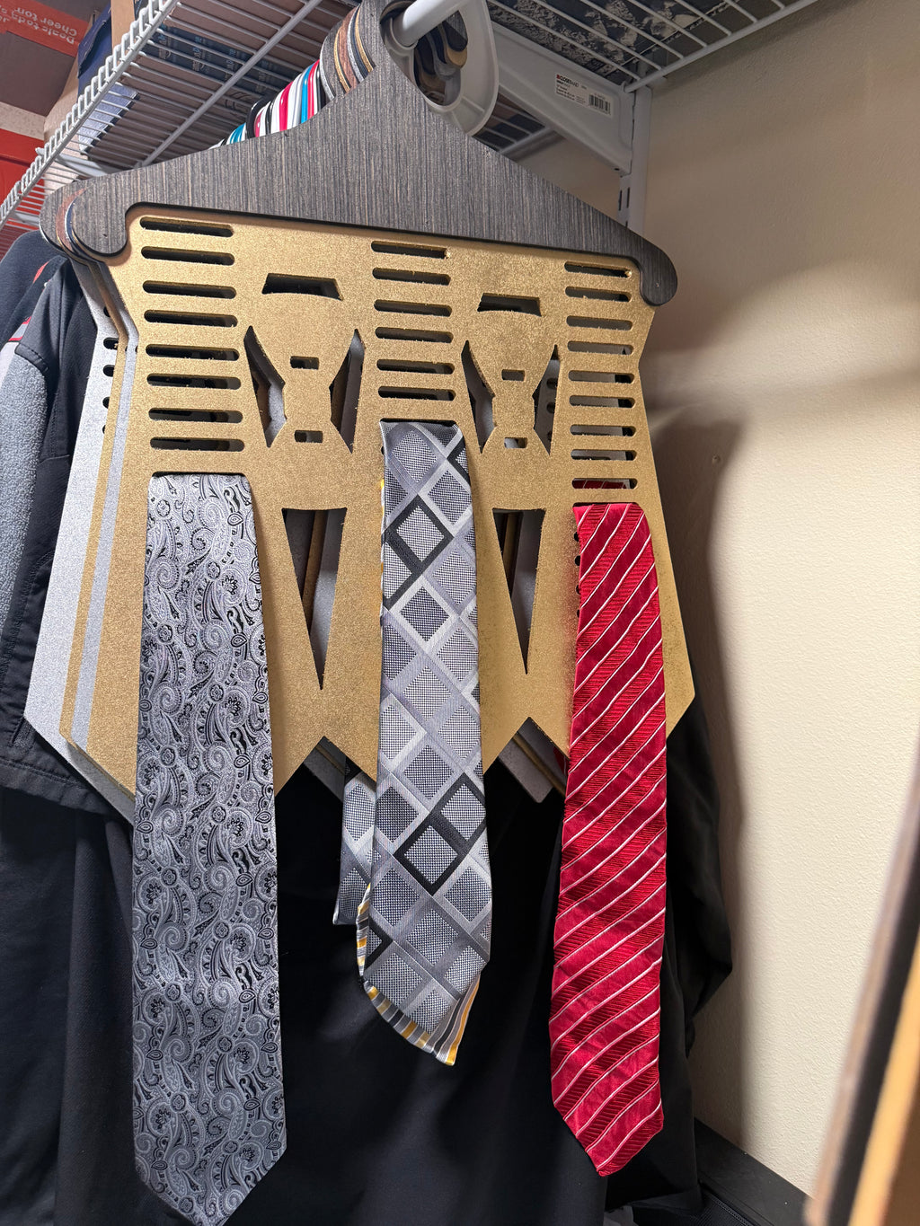 Neck Tie Holder/organizer