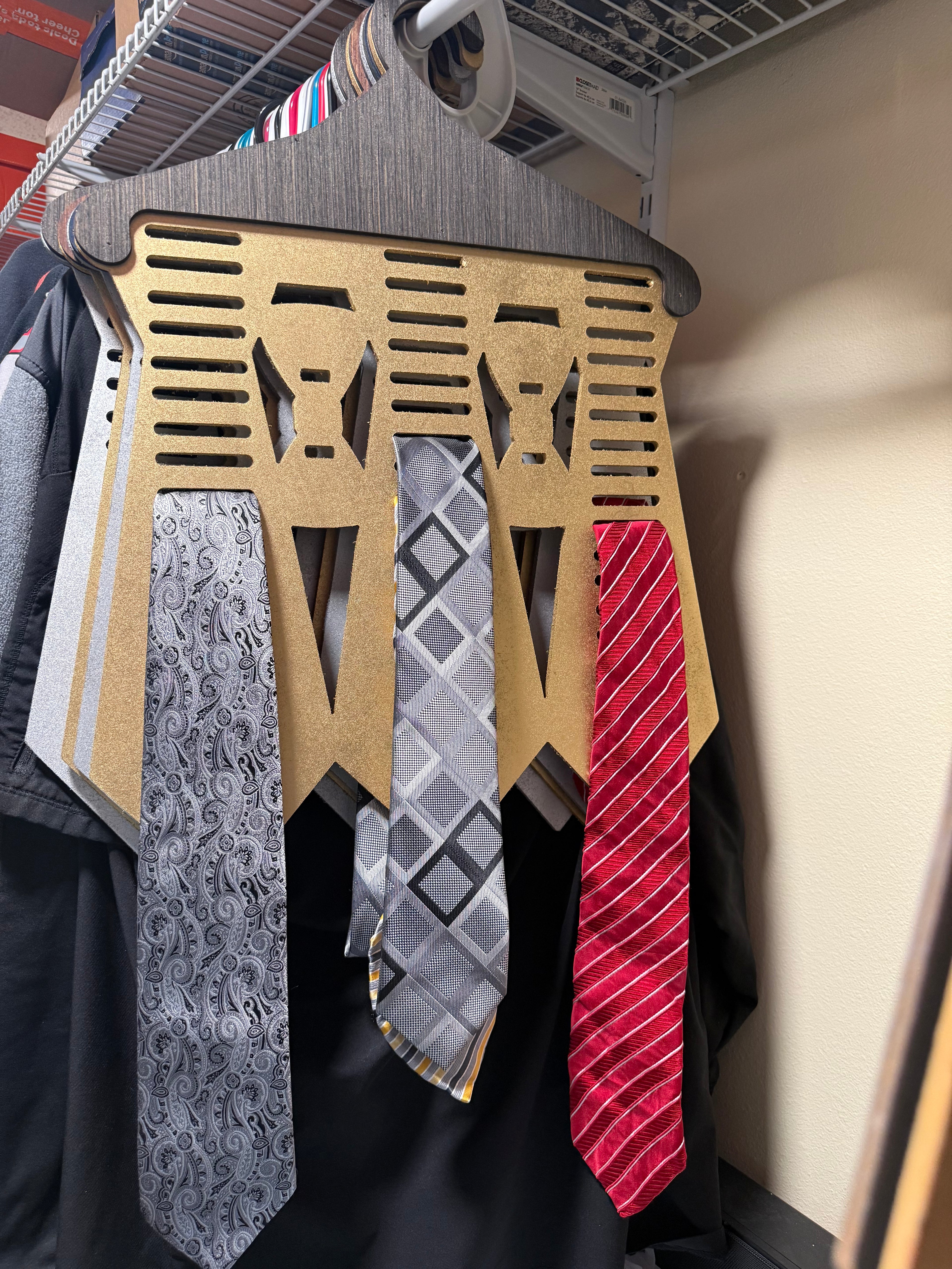 Neck Tie Holder/organizer